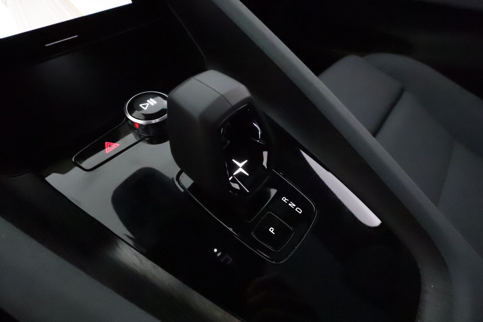Polestar 2 2023 Long Range Single Motor, 170kW *Lasikatto / Koukku / ILP / ACC / H&K / 360° / LED / Sporttipenkki Muistilla / Navi* - 1-om Suomi-auto / Akku kuntotarkastettu SoH 96,1% / 2x Latauskaapelit /  Kahdet Renkaat / Merkkihuollettu!