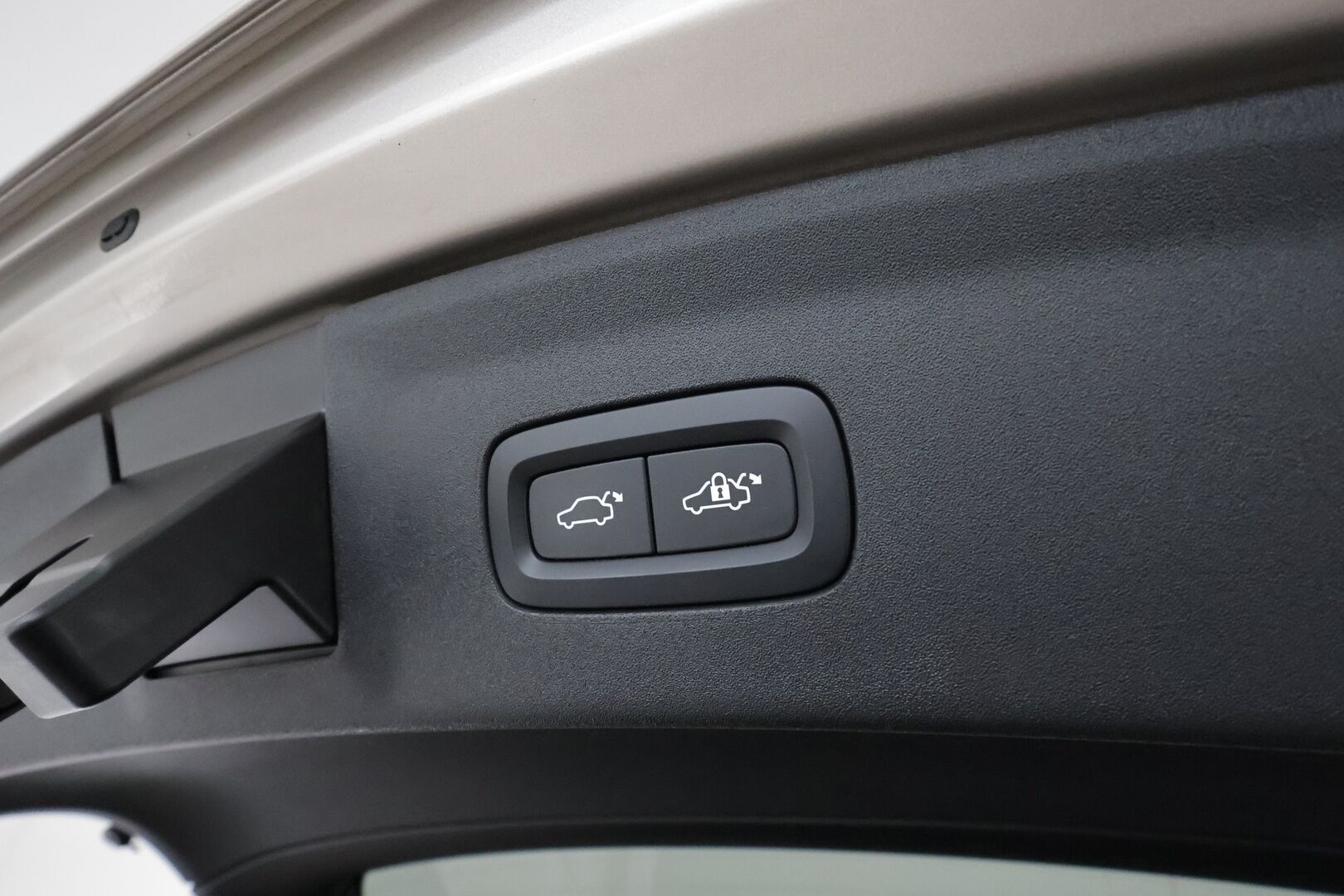 Polestar 2 2023 Long Range Single Motor, 170kW *Lasikatto / Koukku / ILP / ACC / H&K / 360° / LED / Sporttipenkki Muistilla / Navi* - 1-om Suomi-auto / Akku kuntotarkastettu SoH 96,1% / 2x Latauskaapelit /  Kahdet Renkaat / Merkkihuollettu!