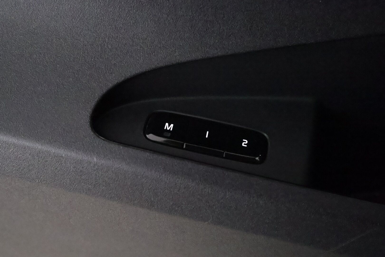 Polestar 2 2023 Long Range Single Motor, 170kW *Lasikatto / Koukku / ILP / ACC / H&K / 360° / LED / Sporttipenkki Muistilla / Navi* - 1-om Suomi-auto / Akku kuntotarkastettu SoH 96,1% / 2x Latauskaapelit /  Kahdet Renkaat / Merkkihuollettu!