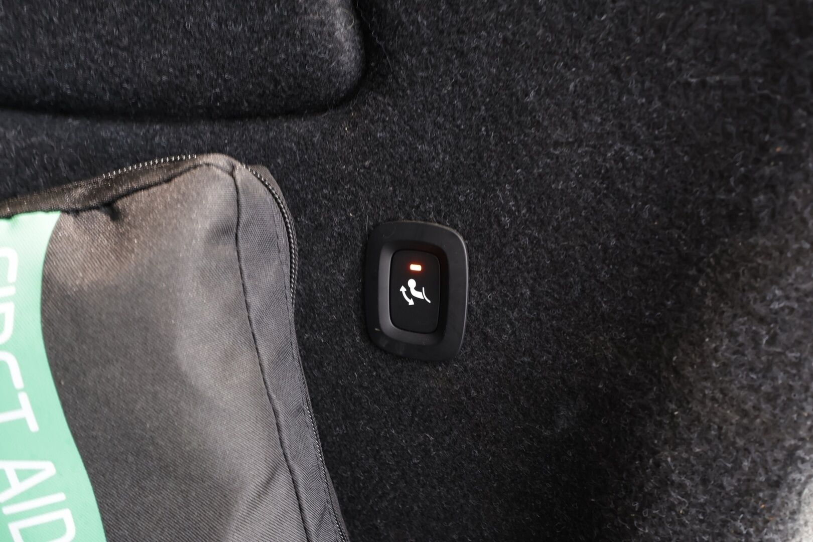 Volvo XC40 2023 T5 TwE Ultimate Bright aut - Juuri huollettu | H&K | Panorama | Koukku | ACC | LED | 360 | Sportpenkki Muistilla | Keyless