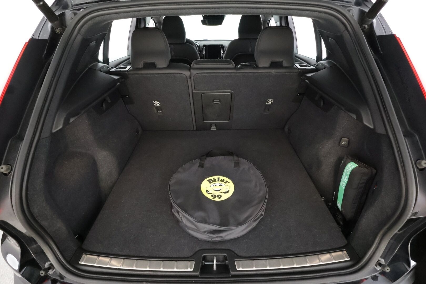 Volvo XC40 2023 T5 TwE Ultimate Bright aut - Juuri huollettu | H&K | Panorama | Koukku | ACC | LED | 360 | Sportpenkki Muistilla | Keyless