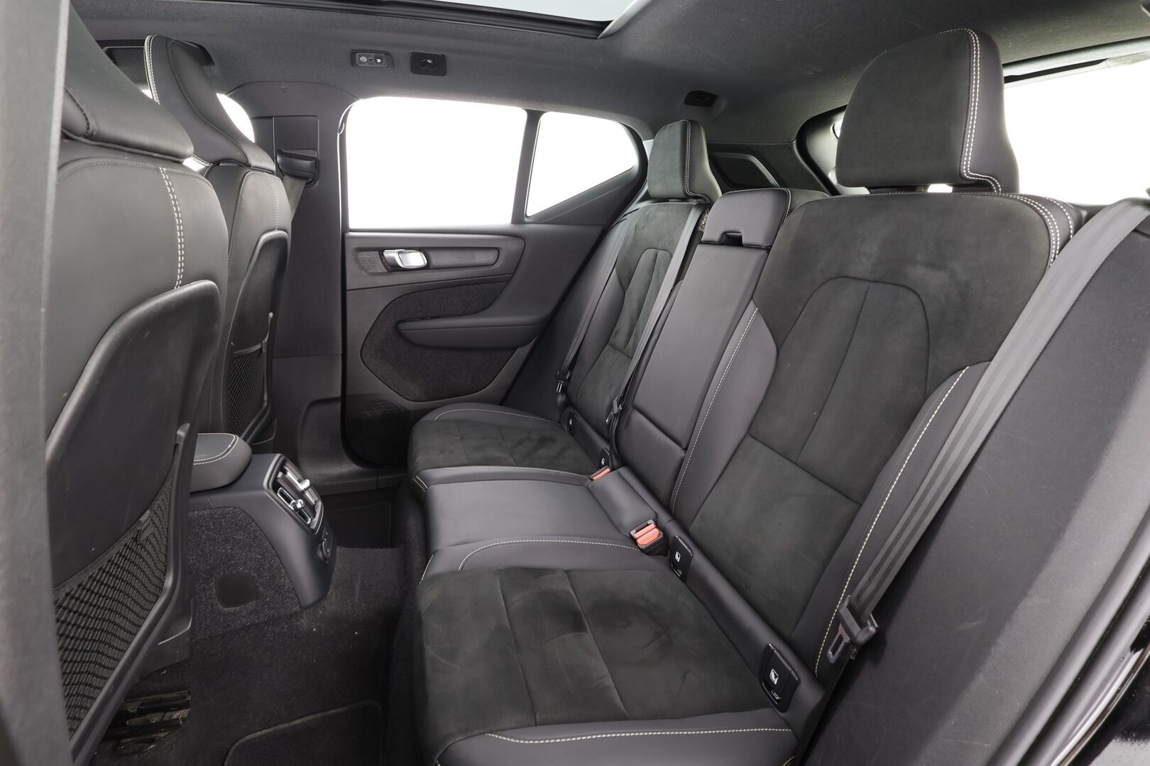 Volvo XC40 2023 T5 TwE Ultimate Bright aut - Juuri huollettu | H&K | Panorama | Koukku | ACC | LED | 360 | Sportpenkki Muistilla | Keyless