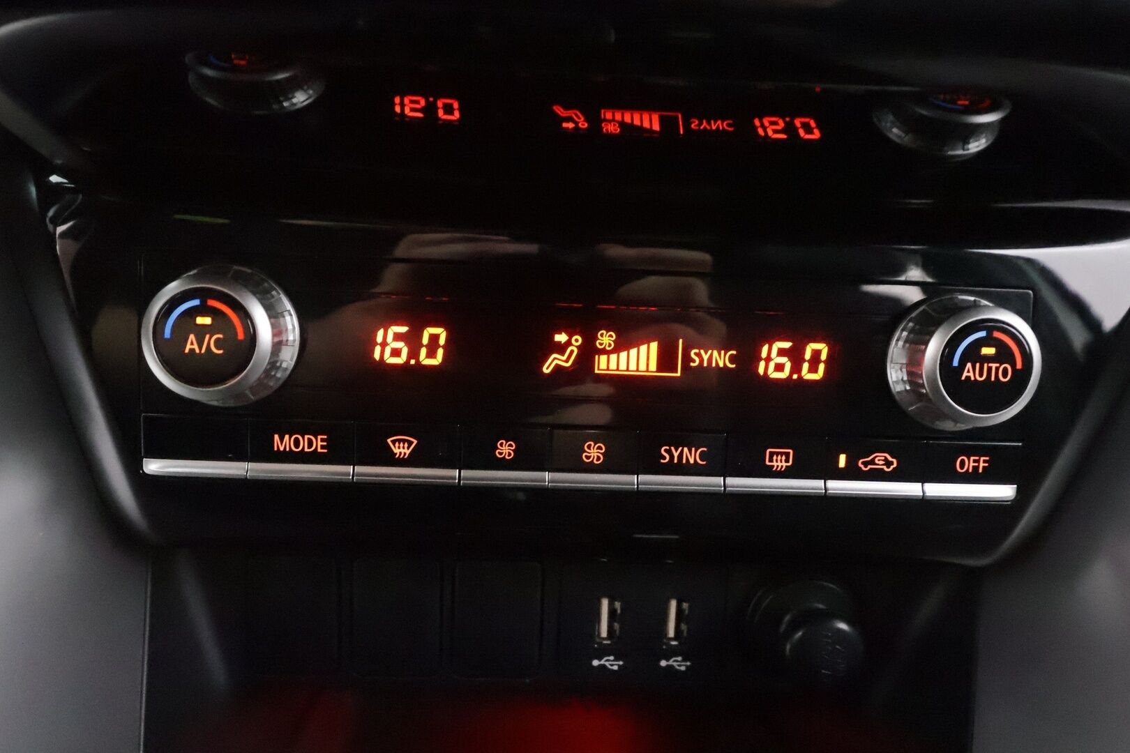 Mitsubishi Eclipse Cross 2023 2.4 PHEV Invite Plus 4WD - | LED | Koukku | Sähköpenkki | Nahka-Alcantara | P.kamera | Kaistavahti | Keyless | 2x renkaat aluin | 1-om suomiauto | 2x kaapelit | ALV | 