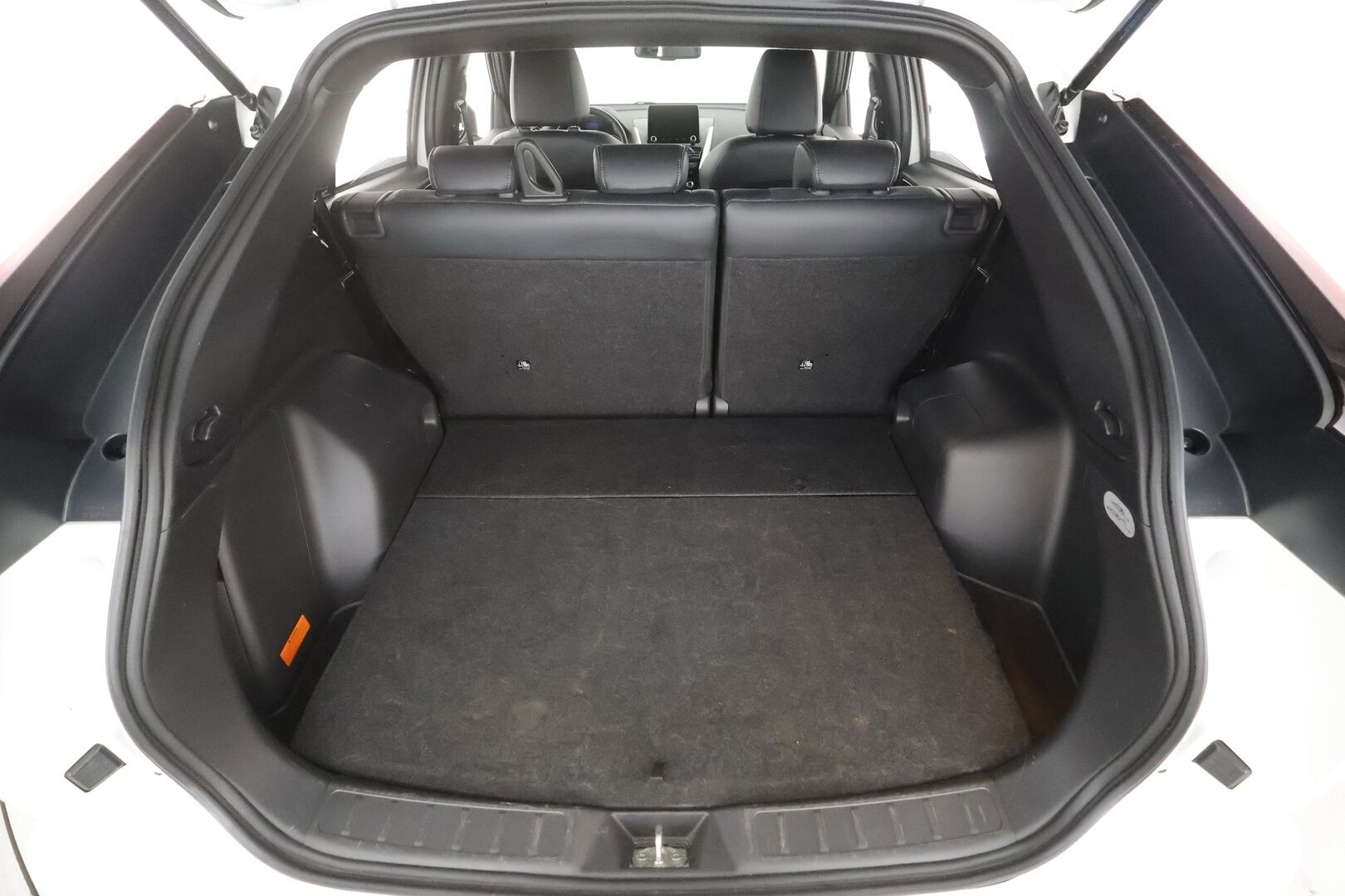 Mitsubishi Eclipse Cross 2023 2.4 PHEV Invite Plus 4WD - | LED | Koukku | Sähköpenkki | Nahka-Alcantara | P.kamera | Kaistavahti | Keyless | 2x renkaat aluin | 1-om suomiauto | 2x kaapelit | ALV | 