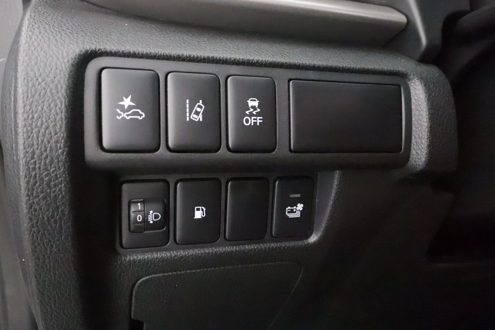 Mitsubishi Eclipse Cross 2023 2.4 PHEV Invite Plus 4WD - | LED | Koukku | Sähköpenkki | Nahka-Alcantara | P.kamera | Kaistavahti | Keyless | 2x renkaat aluin | 1-om suomiauto | 2x kaapelit | ALV | 