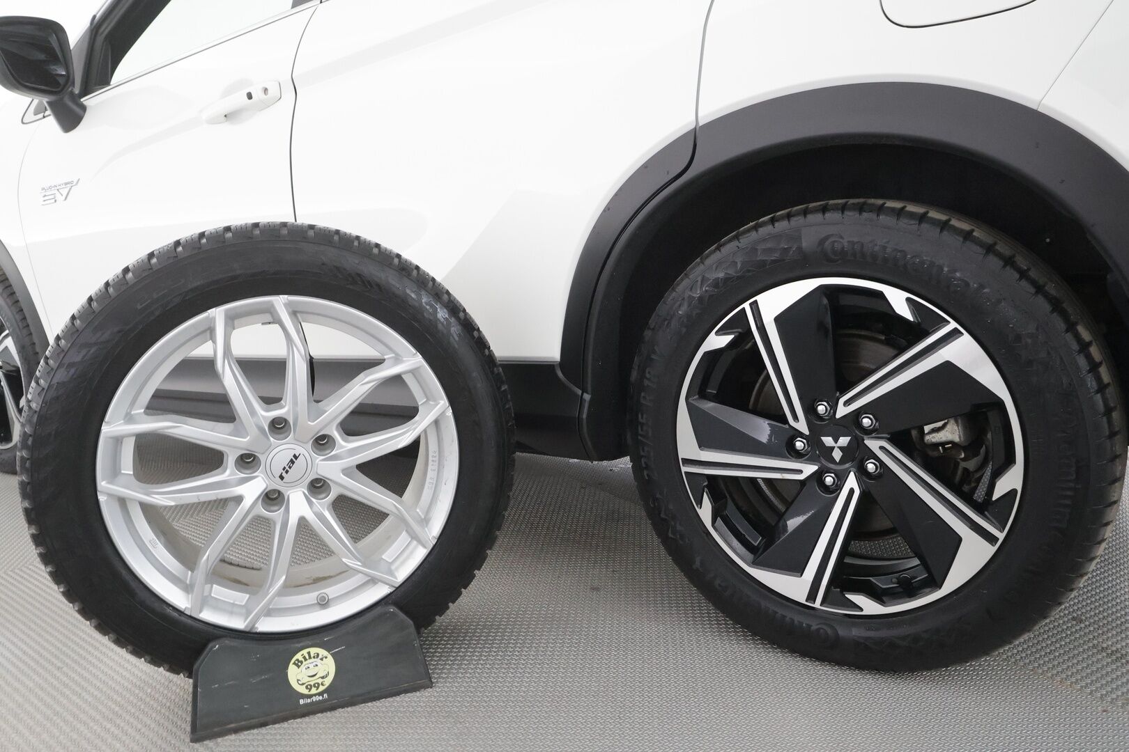 Mitsubishi Eclipse Cross 2023 2.4 PHEV Invite Plus 4WD - | LED | Koukku | Sähköpenkki | Nahka-Alcantara | P.kamera | Kaistavahti | Keyless | 2x renkaat aluin | 1-om suomiauto | 2x kaapelit | ALV | 