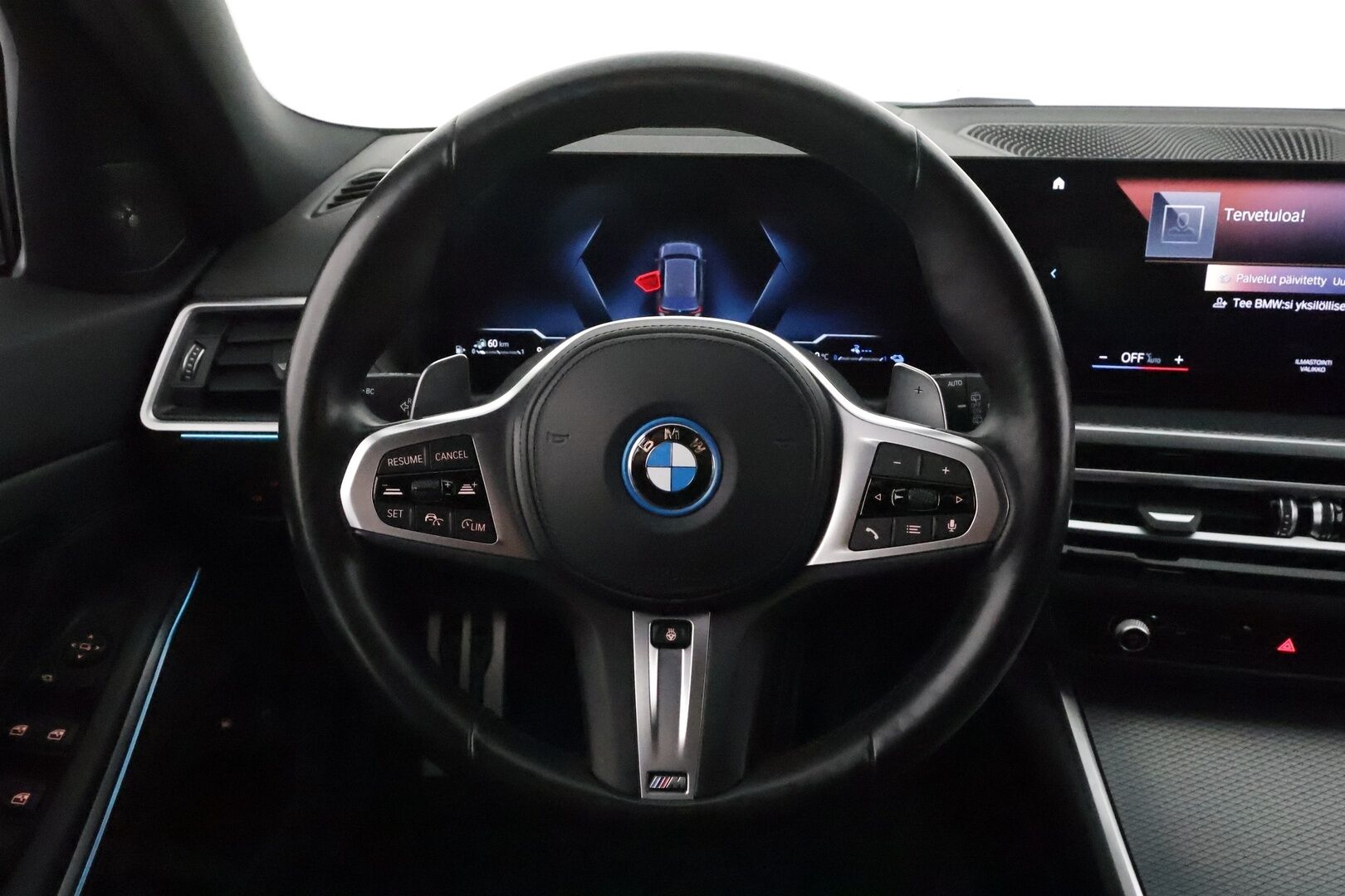 BMW 330 2023 G21 xDrive A Charged Edition M-Sport *ACC / HUD / Adapt.LED / H&K / P.kamera / Sporttipenkit / Facelift / Koukku* - 1.Om Suomi-auto / Kahdet renkaat aluvanteilla / Merkkihuollettu / Akku kuntotarkastettu SOH 93,6% 