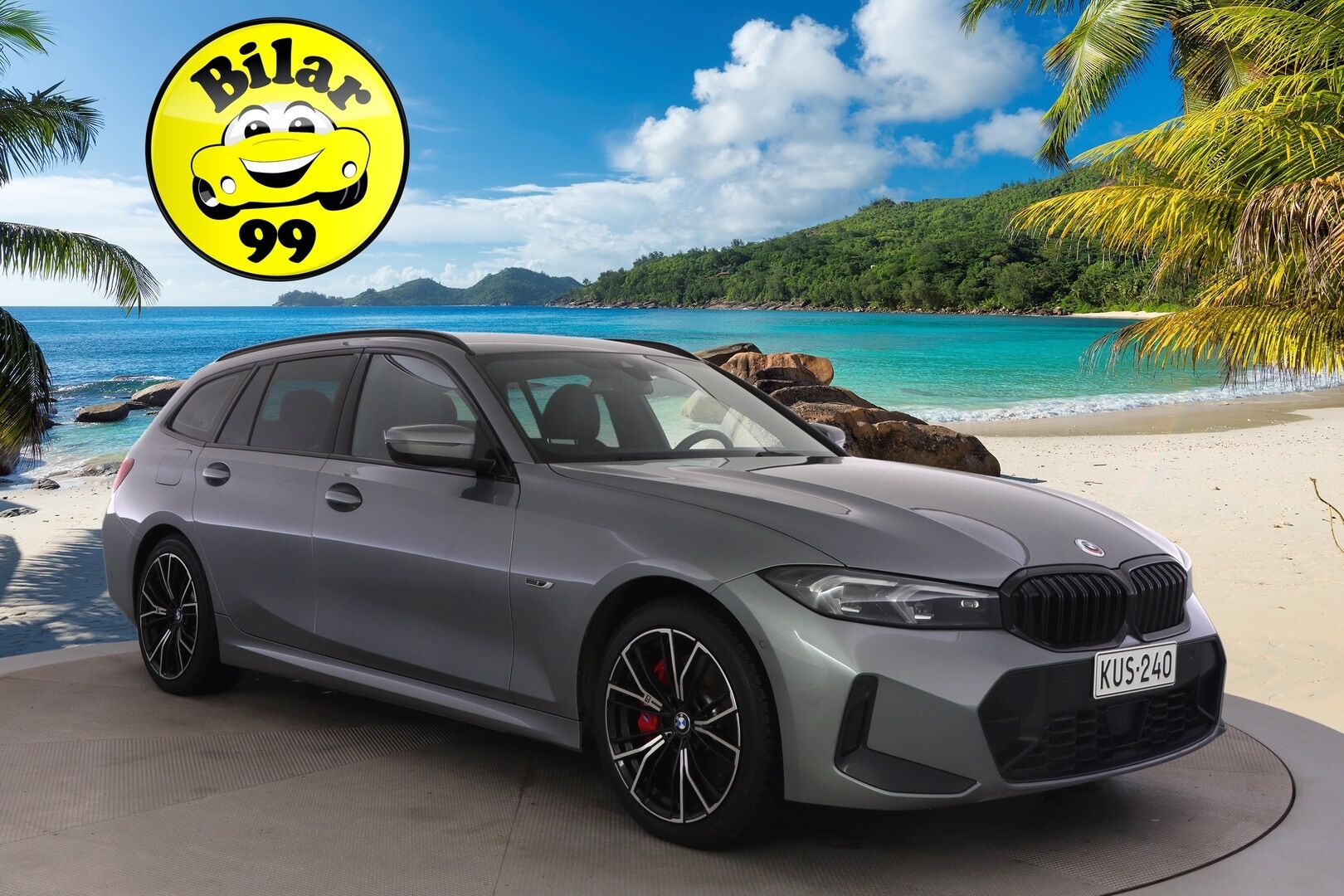 BMW 330 2023 G21 xDrive A Charged Edition M-Sport Pro *ACC / HUD / Adapt.LED / H&K / P.kamera / Sporttipenkit / Facelift / Koukku* - Kahdet renkaat aluvanteilla / Merkkihuollettu / Akku kuntotarkastettu SOH 93,6% 