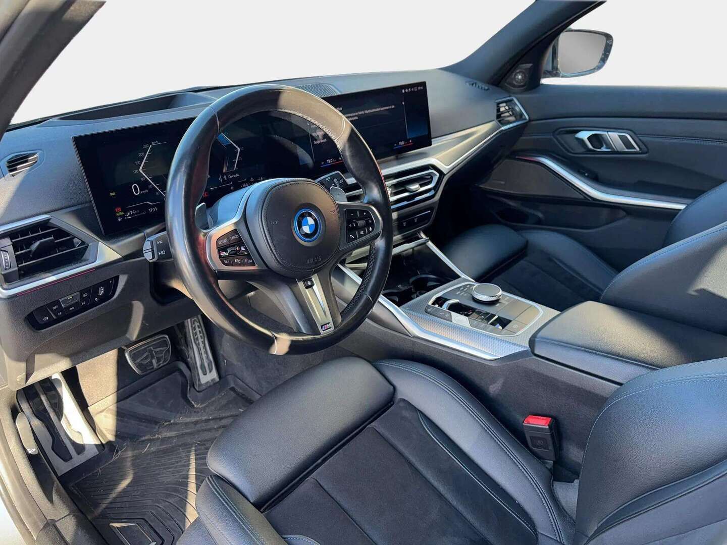 BMW 330 2023 G21 xDrive A Charged Edition M-Sport Pro - | ACC | HUD | Adapt. LED | H&K | P-Kamera | Sporttipenkit | Facelift | Koukku