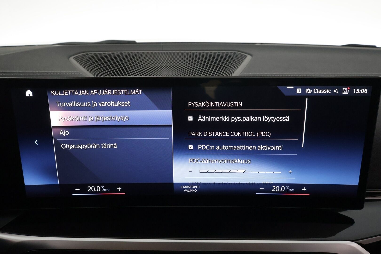 BMW i4 2023 eDrive40 * ACC / P.kamera / Sporttipenkit / LED / Navi / Sähköluukku / Puolinahat * - 1.Om Suomi-auto / Akku kuntotarkastettu SoH 96,6% / Kahdet renkaat aluvanteilla