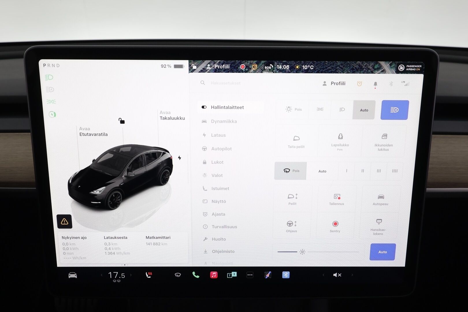 Tesla Model Y 2022 Performance * Koukku / ILP / ACC / Lasikatto / Premium Audio / P.Kamera / Matrix-LED / Muistipenkki / Kaistavahti * - Suomi-auto / Kahdet renkaat aluvanteilla / 2x Latauskaapelit - HULLUT AVAJAISHULINAT KORKOTARJOUS 3,29 %