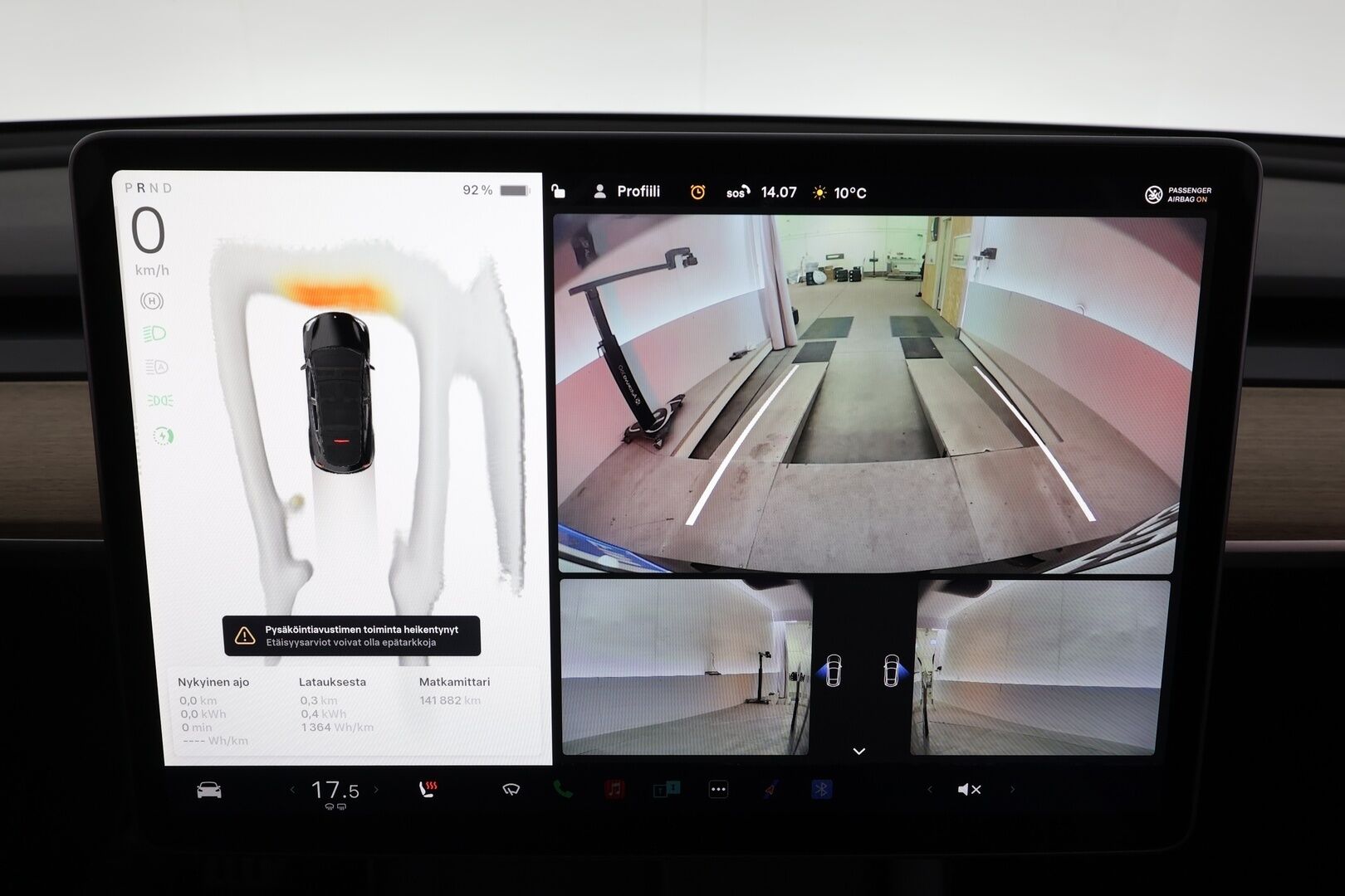 Tesla Model Y 2022 Performance * Koukku / ILP / ACC / Lasikatto / Premium Audio / P.Kamera / Matrix-LED / Muistipenkki / Kaistavahti * - Suomi-auto / Kahdet renkaat aluvanteilla / 2x Latauskaapelit - HULLUT AVAJAISHULINAT KORKOTARJOUS 3,29 %