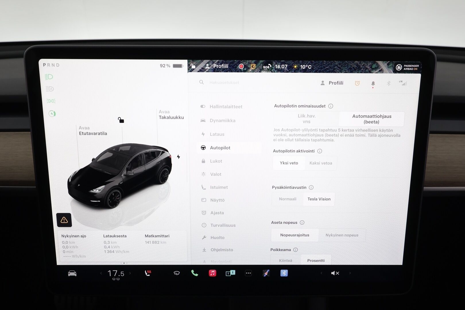 Tesla Model Y 2022 Performance * Koukku / ILP / ACC / Lasikatto / Premium Audio / P.Kamera / Matrix-LED / Muistipenkki / Kaistavahti * - Suomi-auto / Kahdet renkaat aluvanteilla / 2x Latauskaapelit - HULLUT AVAJAISHULINAT KORKOTARJOUS 3,29 %