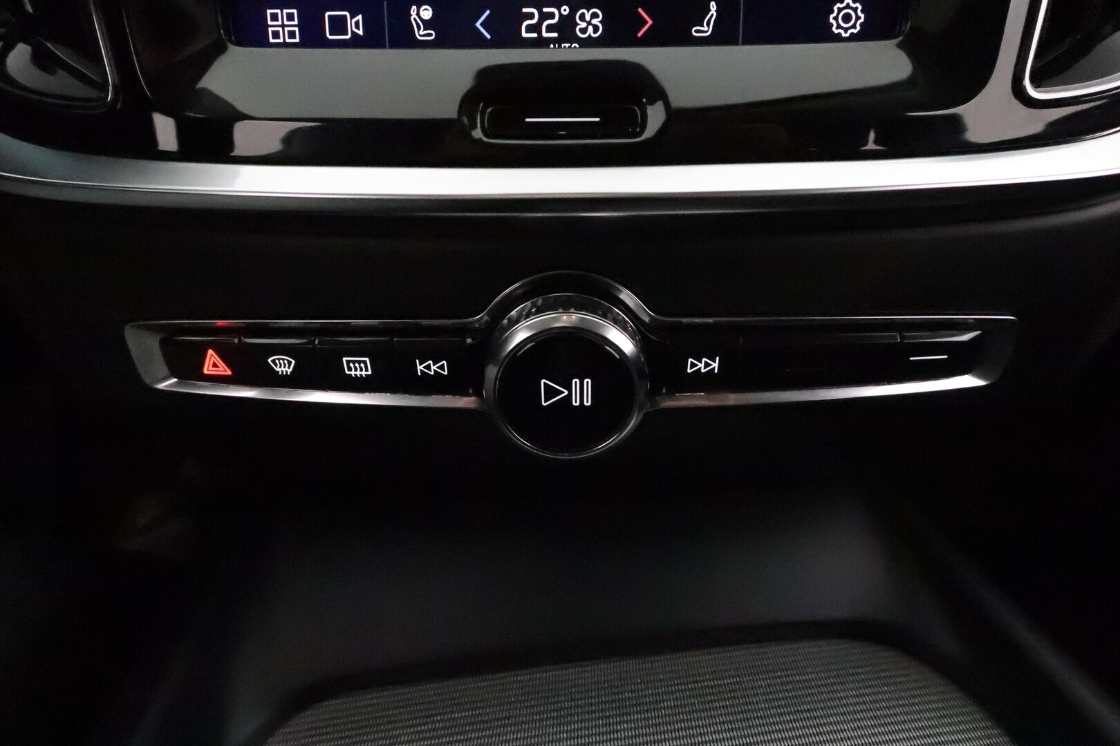 Volvo V60 2023 B3 MHEV Business Plus Bright DCT **Webasto / Koukku / ACC / Full-LED / P.Kamera / Sporttinahat Muistilla / Navi** - 1-om Suomi-auto / Kahdet Renkaat / Merkkihuollettu!