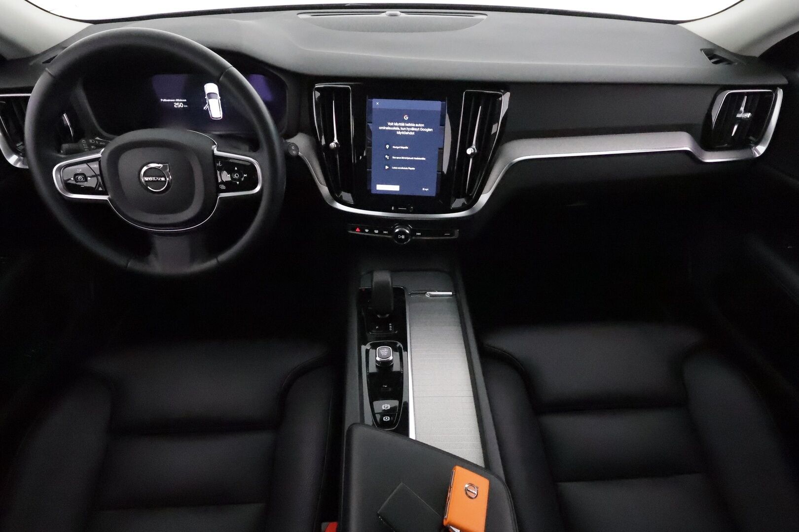 Volvo V60 2023 B3 MHEV Business Plus Bright DCT **Webasto / Koukku / ACC / Full-LED / P.Kamera / Sporttinahat Muistilla / Navi** - 1-om Suomi-auto / Kahdet Renkaat / Merkkihuollettu!