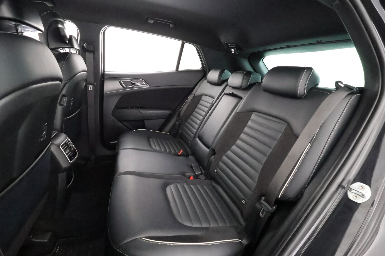 Kia Sportage 2022 1,6 T-GDI AWD Hybrid GT-Line AT 230hv - | ACC | Koukku | Webasto | Harman/Kardon | Ilm. sähköpenkit | Muistipenkki | 360° | Nahka-alcantara | HDA | BSM | Keyless | Lämm. ratti | 