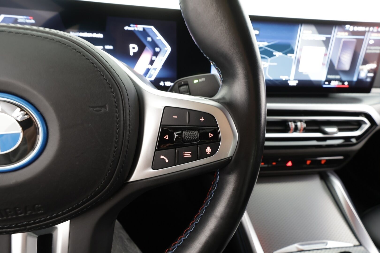 BMW I4 M50 2023 Charged * Suomi-auto / Vakkari / P.kamera / LED / Navi / Hifi / Sporttipenkit / Adapt.alusta * - Akku kuntotarkastettu / Kahdet renkaat aluvanteilla / Merkkihuollettu