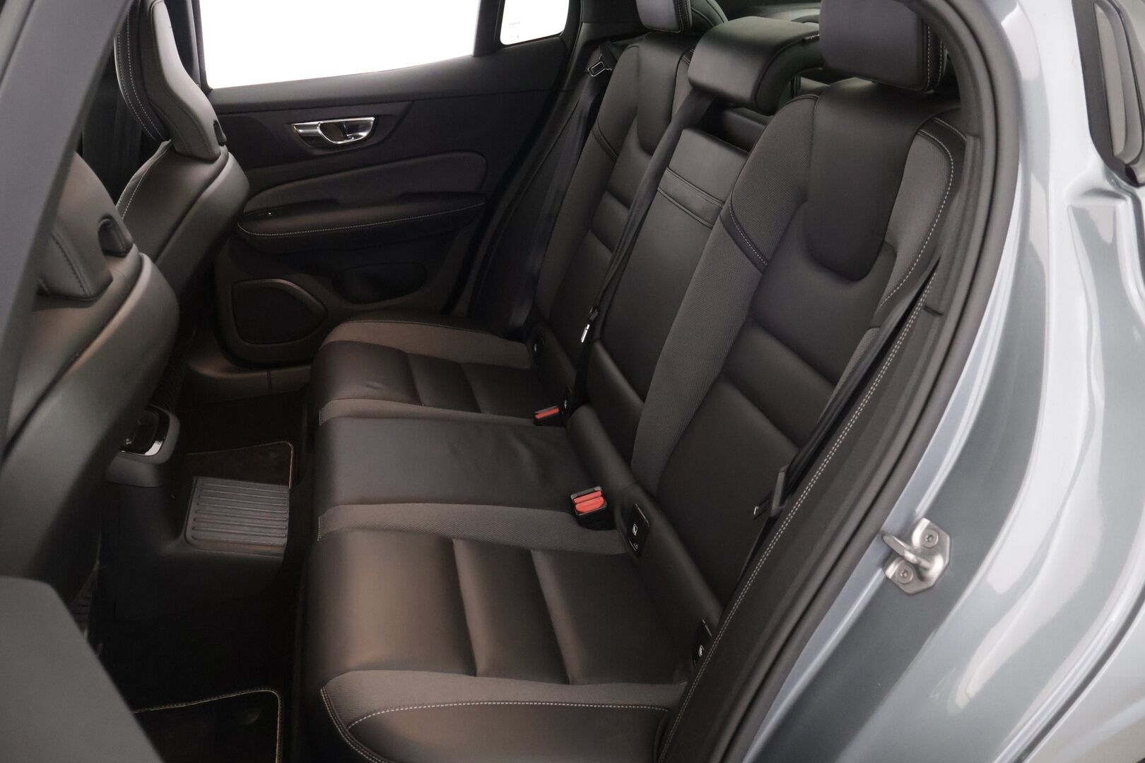 Volvo S60 2020 T8 TwE AWD Business R-Design aut *Pilot assist / HUD / P.kamera / 360 kamera / Muistipenkki kuskille* - *Jakopää tehty 2024 / Huippu siisti*