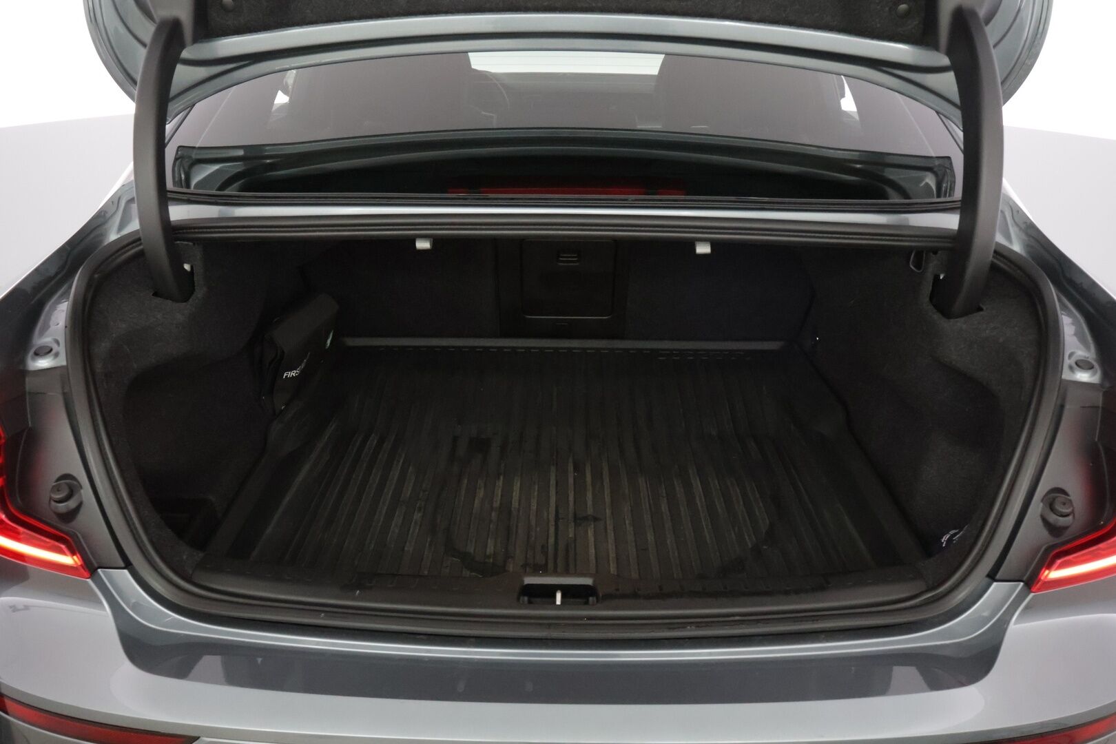 Volvo S60 2020 T8 TwE AWD Business R-Design aut *Pilot assist / HUD / P.kamera / 360 kamera / Muistipenkki kuskille* - *Jakopää tehty 2024 / Huippu siisti* - HULLU BLACKWEEK KORKOTARJOUS 2,49%