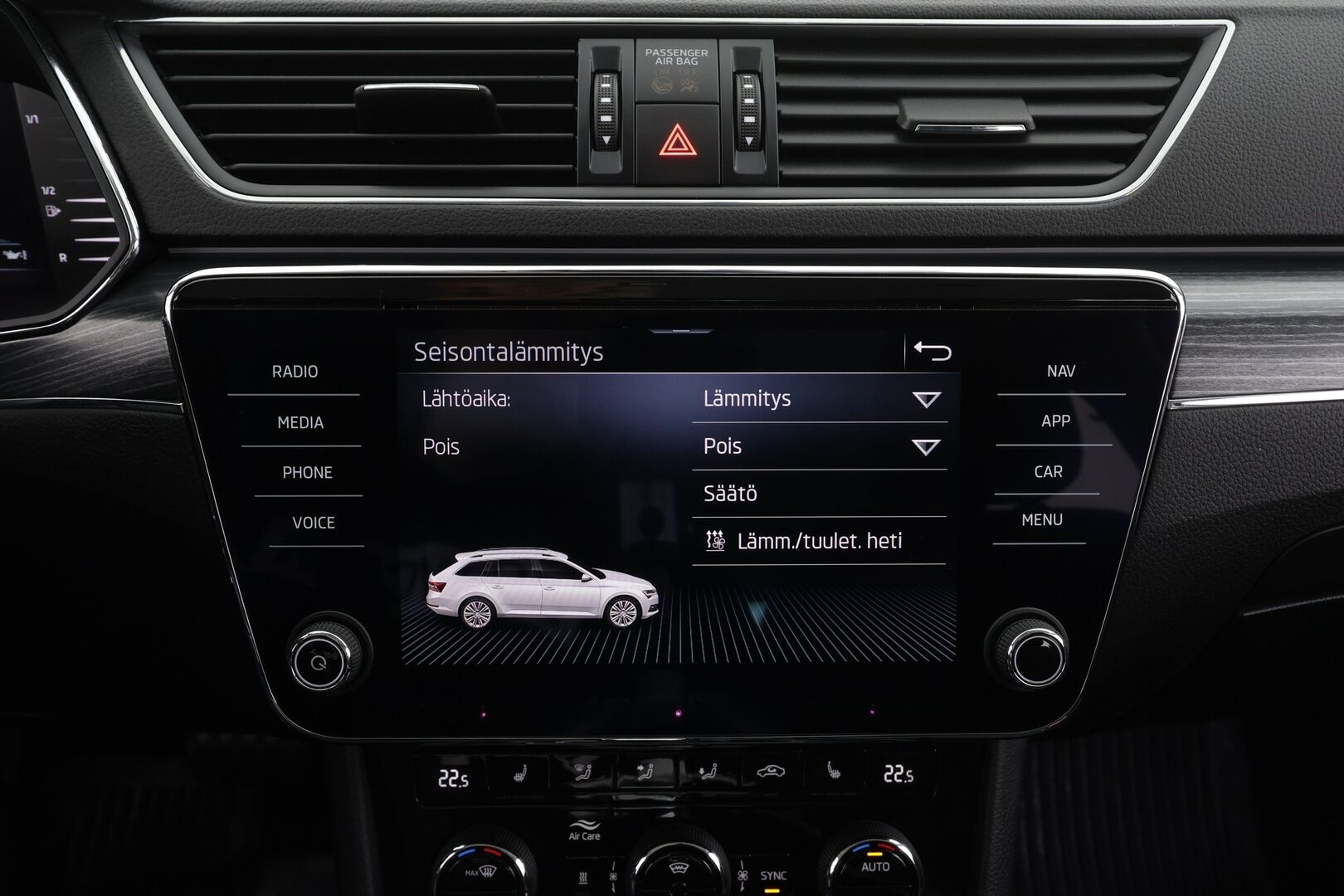 Skoda Superb 2023 Combi 2.0 TDI 200 4x4 Style BusinessLine DSG * Webasto / Koukku / ACC / Matrix-LED / P.Kamera / Muistipenkit / Navi * - Suomi-auto / Kahdet renkaat / Merkkihuollettu! - Osta nyt, maksa vasta ensi vuonna