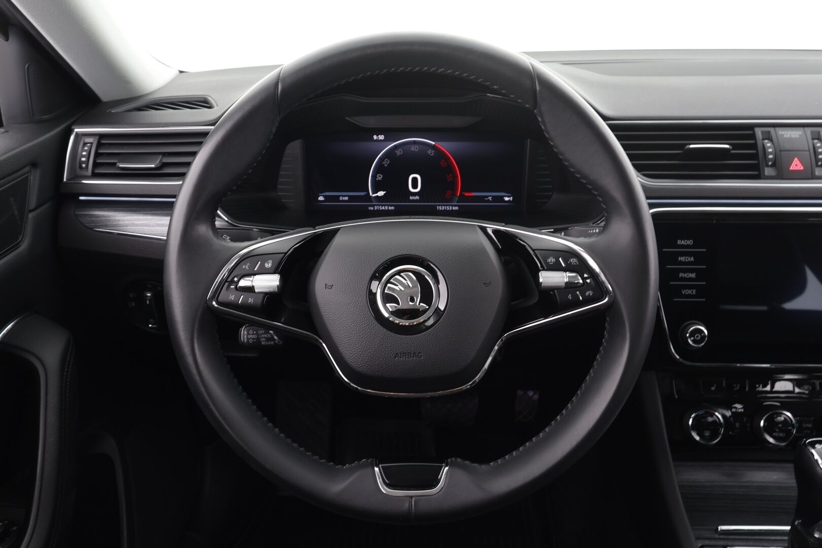 Skoda Superb 2023 Combi 2.0 TDI 200 4x4 Style BusinessLine DSG * Webasto / Koukku / ACC / Matrix-LED / P.Kamera / Muistipenkit / Navi * - Suomi-auto / Kahdet renkaat / Merkkihuollettu! - Osta nyt, maksa vasta ensi vuonna