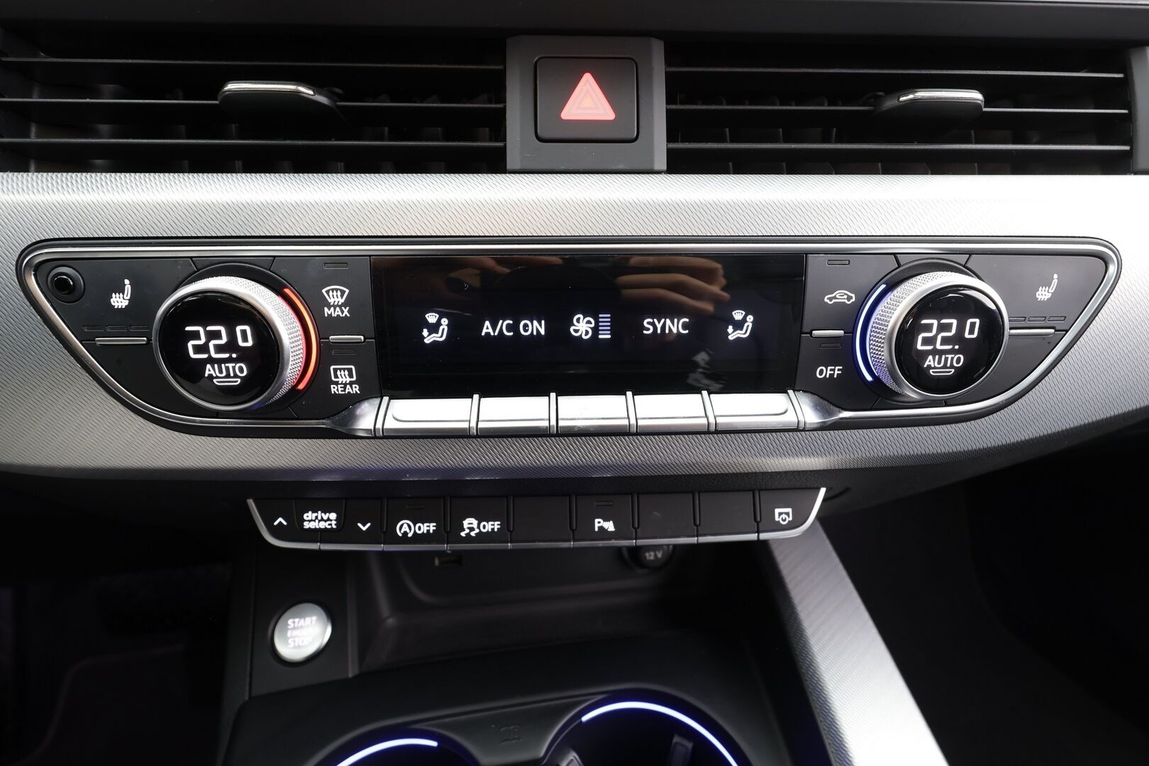 Audi A5 2023 Sportback Progress Plus 35 TFSI MHEV S-tronic * Vakkari / Webasto / Matrix LED / Digimittaristo / P.kamera * - Siistikuntoinen, hyvin varusteltu ja huollettu A5 kaksilla hyväkuntoisilla renkailla! - HULLUT JOULUT KORKOTARJOUS 2,49% 