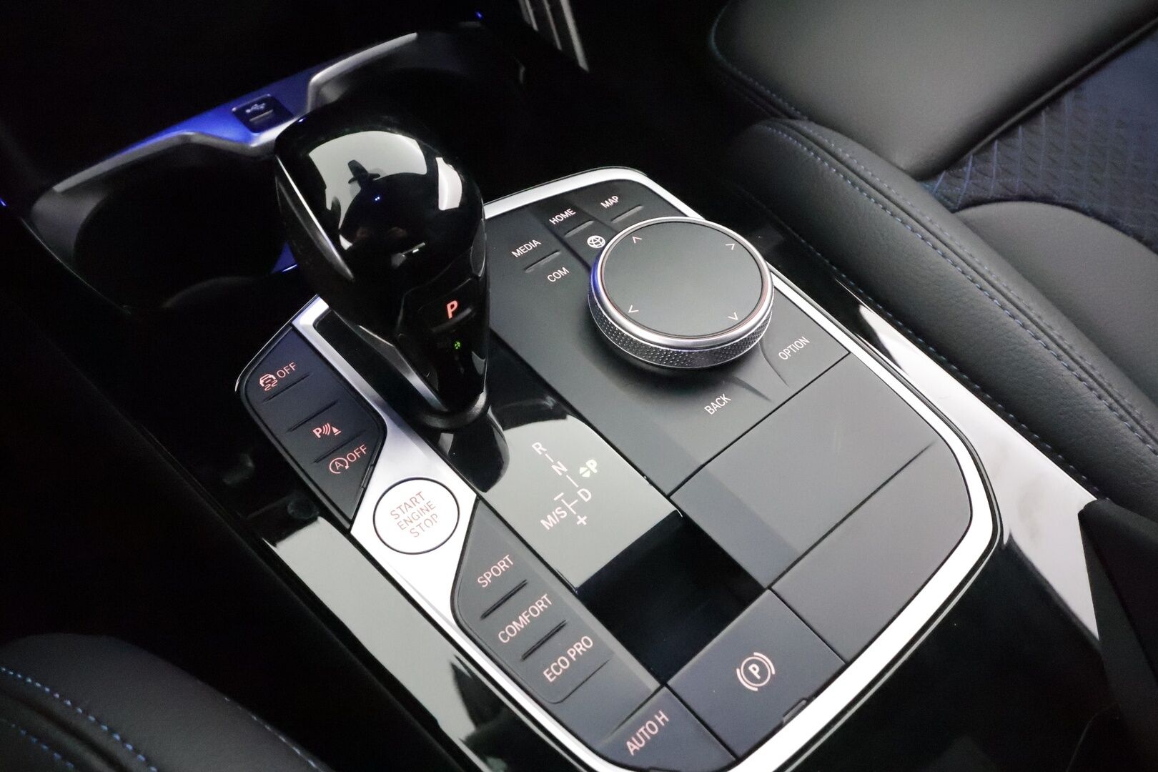 BMW 218 2022 F44 Gran Coupé 218i A Business M Sport * Vakkari / P.kamera / LED / Navi / Koukku / Lohko+Sisä / Puolinahat * - 1.Om Suomi-auto / Kahdet renkaat aluvanteilla / Merkkihuollettu