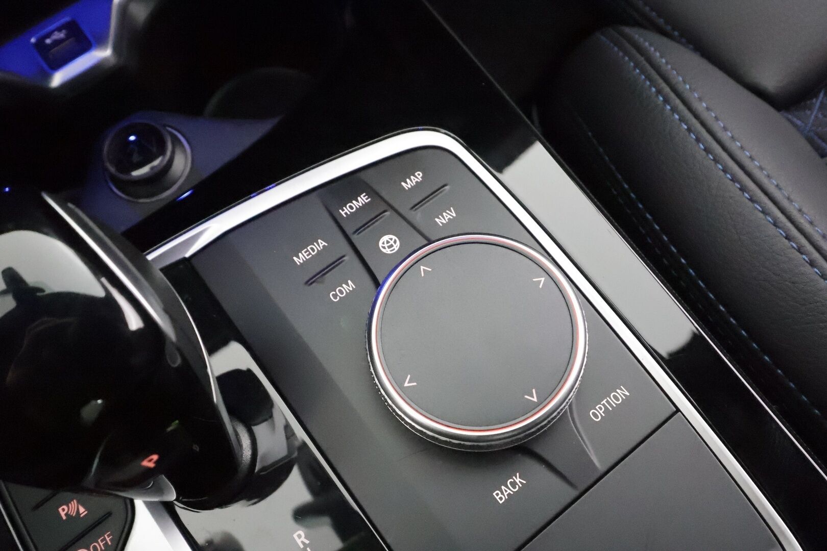 BMW 218 2022 F44 Gran Coupé 218i A Business M Sport * Vakkari / P.kamera / LED / Navi / Koukku / Lohko+Sisä / Puolinahat * - 1.Om Suomi-auto / Kahdet renkaat aluvanteilla / Merkkihuollettu