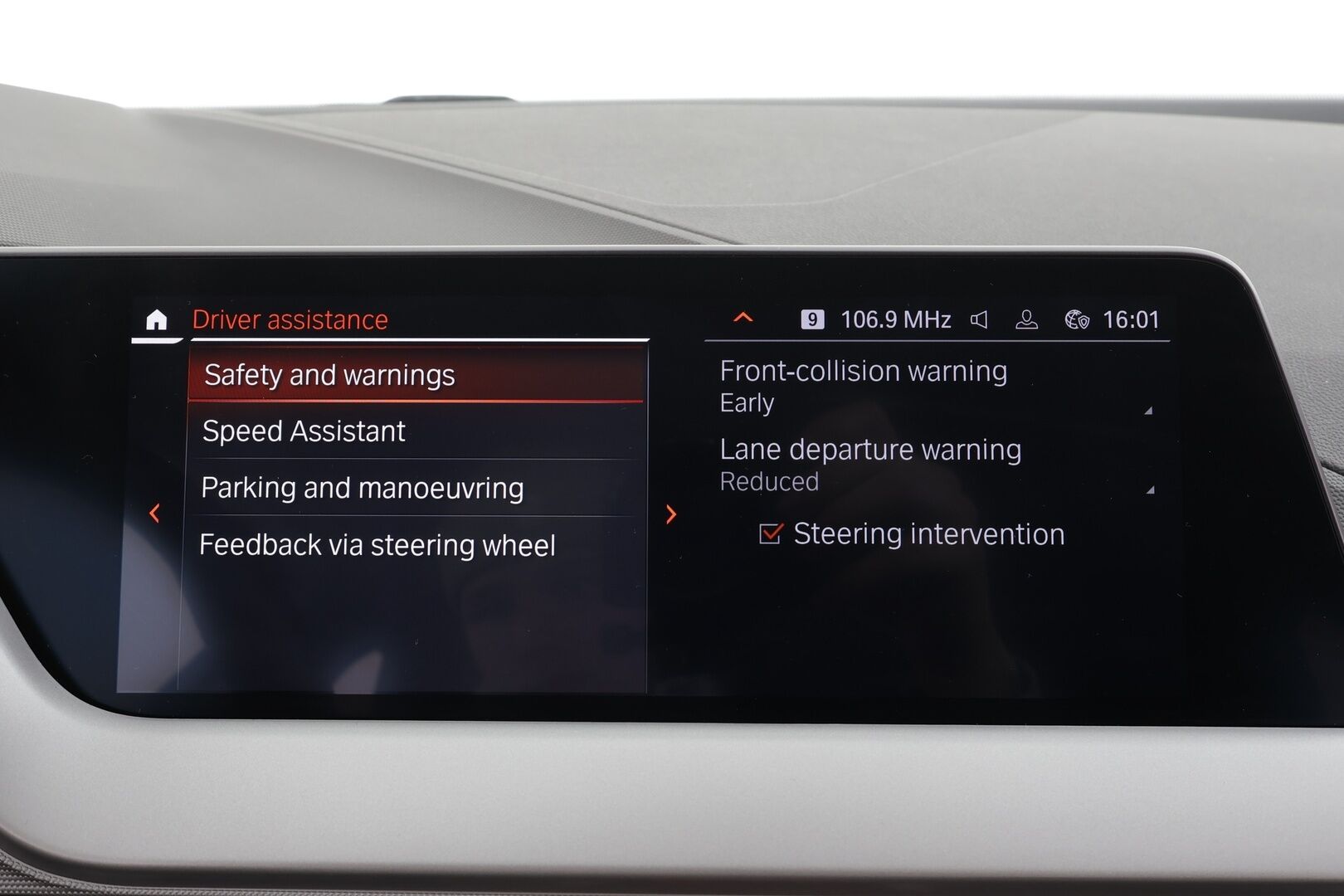 BMW 218 2022 F44 Gran Coupé 218i A Business * 1.Om Suomi-auto / Vakkari / P.kamera / LED / Navi / Digimittaristo / Lohkolämmitin * - Kahdet renkaat aluvanteilla / Merkkihuollettu