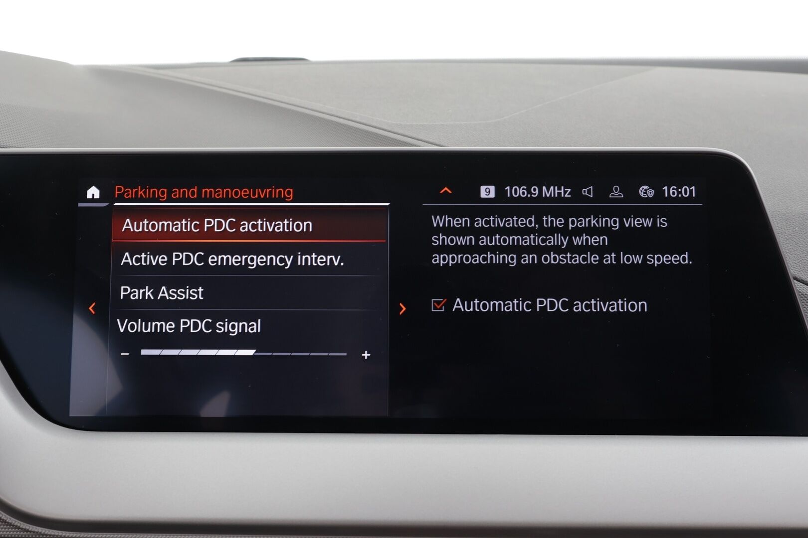 BMW 218 2022 F44 Gran Coupé 218i A Business * 1.Om Suomi-auto / Vakkari / P.kamera / LED / Navi / Digimittaristo / Lohkolämmitin * - Kahdet renkaat aluvanteilla / Merkkihuollettu