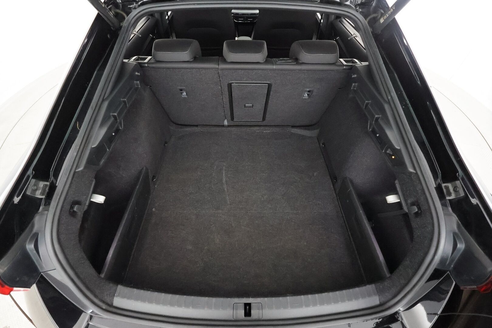 Skoda Octavia 2023 2.0 TDI 150 4x4 Style DSG Autom. - | Canton | Webasto | Koukku | ACC | Matrix-LED | P.kamera | Navi | Kaistavahti | Keyless | Kahdet renkaat | Merkkihuollot | 1-om Suomi-auto |