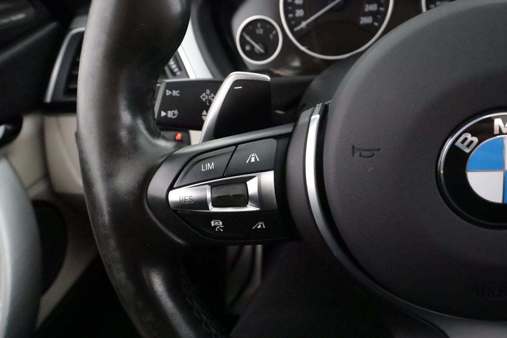 Skoda Octavia 2023 2.0 TDI 150 4x4 Style DSG Autom. - | Canton | Webasto | Koukku | ACC | Matrix-LED | P.kamera | Navi | Kaistavahti | Keyless | Kahdet renkaat | Merkkihuollot | 1-om Suomi-auto |