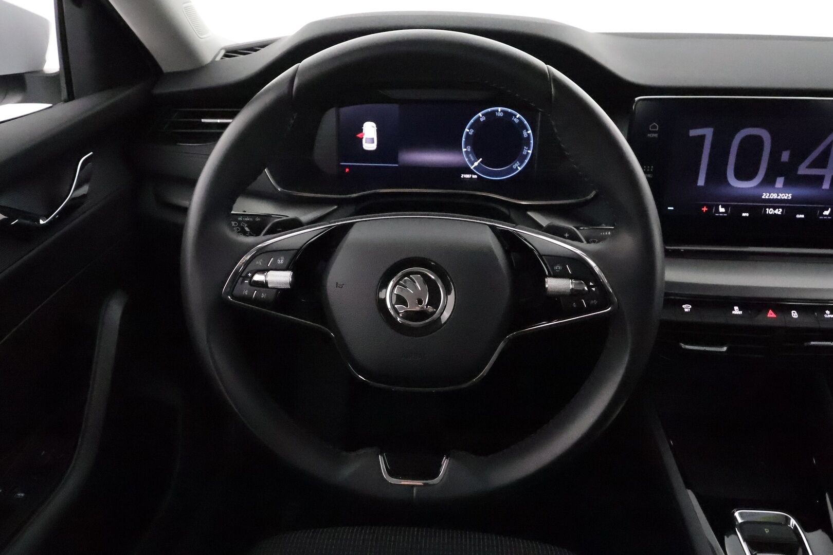 Skoda Octavia 2022 1.0 TSI Ambition eTEC DSG **Webasto / Koukku / LED / P.Tutkat / Digimittaristo / Kaistavahti** - 1-om Suomi-auto / Kahdet Renkaat