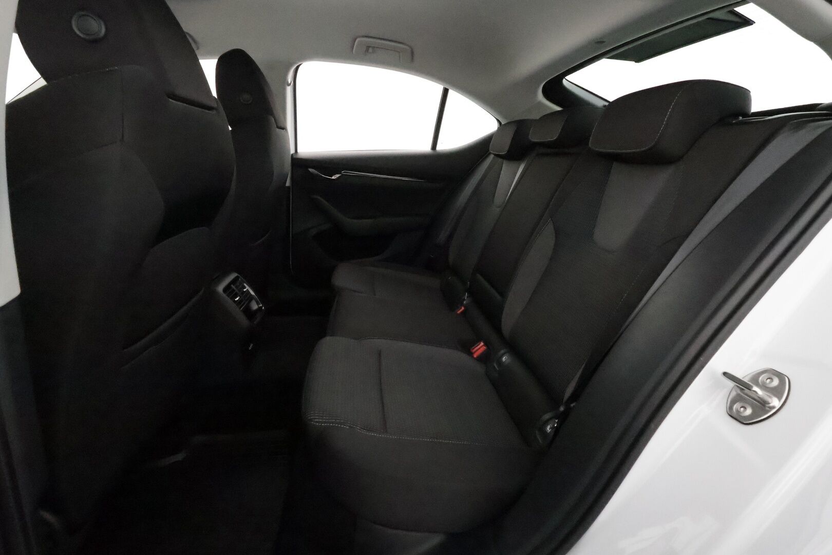 Skoda Octavia 2022 1.0 TSI Ambition eTEC DSG **Webasto / Koukku / LED / P.Tutkat / Digimittaristo / Kaistavahti** - 1-om Suomi-auto / Kahdet Renkaat