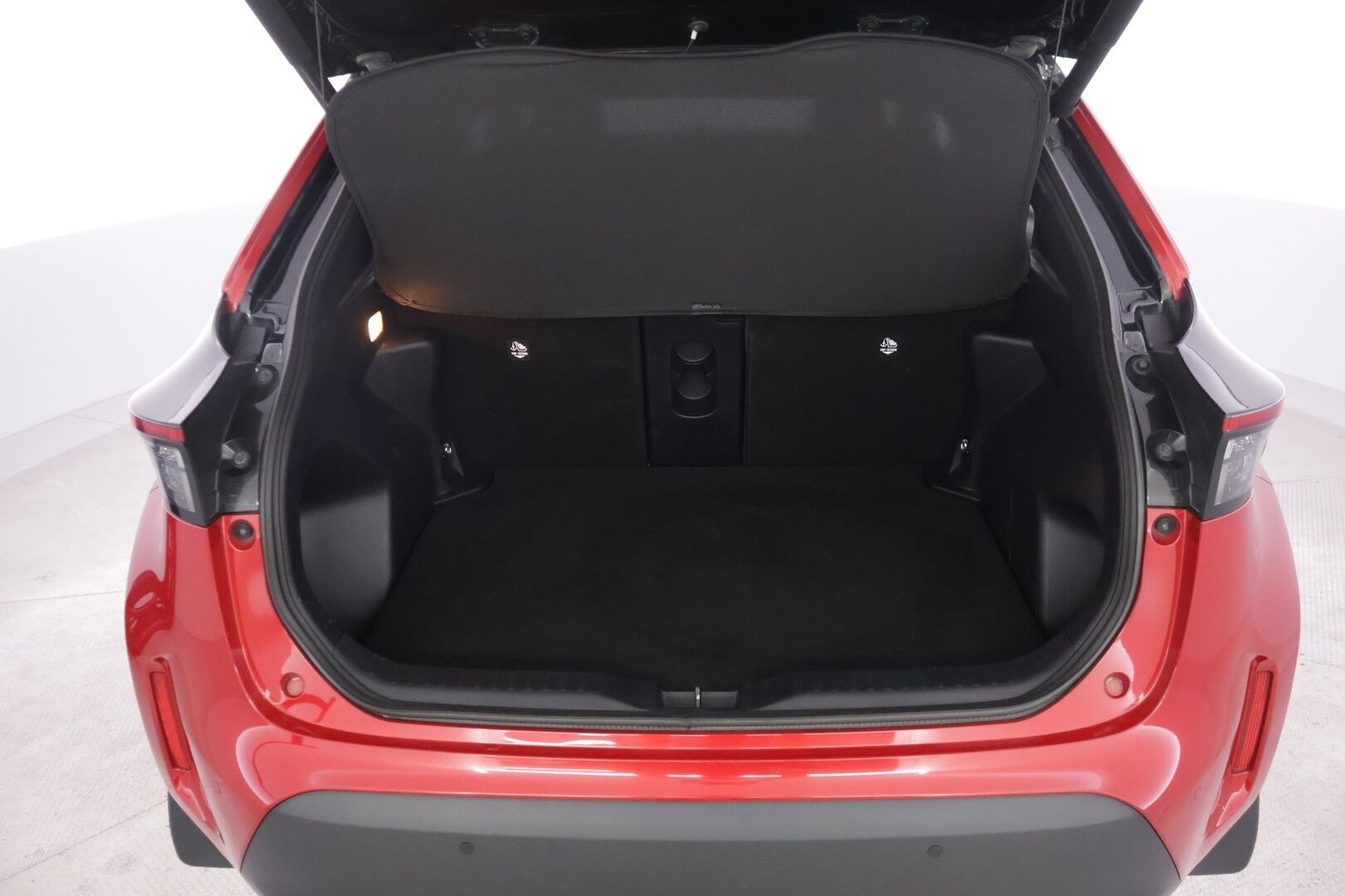 Toyota Yaris Cross 2022 1,5 Hybrid AWD-i Intense - Suomi-auto | Merkkihuollettu | P-Kamera | Mukautuva vakionopeudensäädin | Lohkolämmitin | Keyless | Apple&Android |