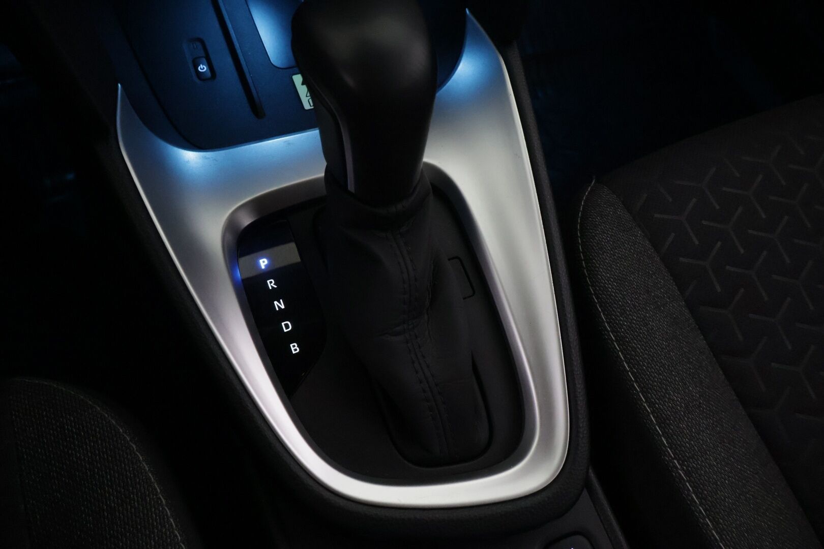 Toyota Yaris Cross 2022 1,5 Hybrid AWD-i Intense - Suomi-auto | Merkkihuollettu | P-Kamera | Mukautuva vakionopeudensäädin | Lohkolämmitin | Keyless | Apple&Android |