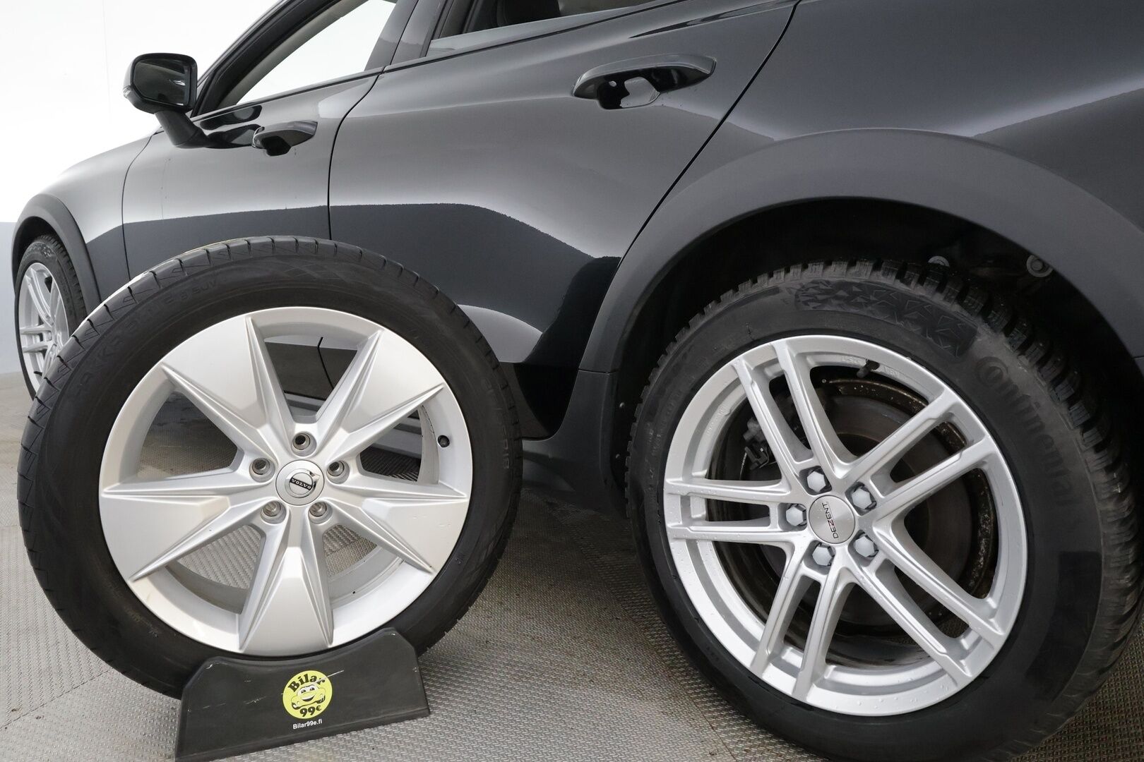 Volvo V60 Cross Country 2023 B4 AWD D-MHEV Business Core aut * ACC / P.tutka / Webasto / LED / Navi / Koukku / Sähköluukku / Facelift / BLIS * - 1.Om Suomi-auto / Kahdet renkaat aluvanteilla - HULLUT BLACKWEEK JATKOT - KORKOTARJOUS 2,49%