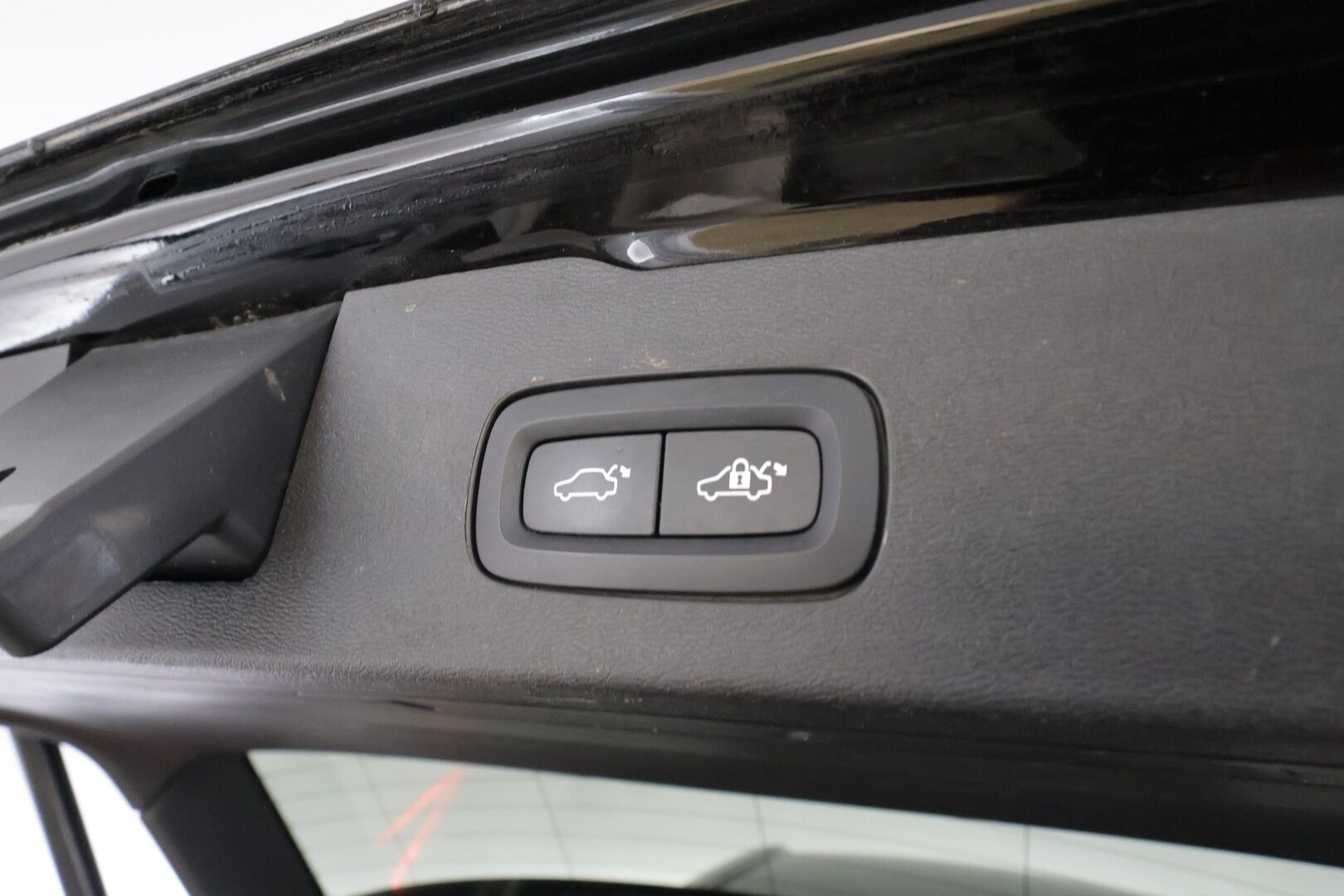 Volvo V60 Cross Country 2023 B4 AWD D-MHEV Business Core aut *ACC / P.tutka / Webasto / LED / Navi / Koukku / Sähköluukku / Facelift / BLIS* - 1.OM Suomi-auto / 2x Renkaat ja vanteet!