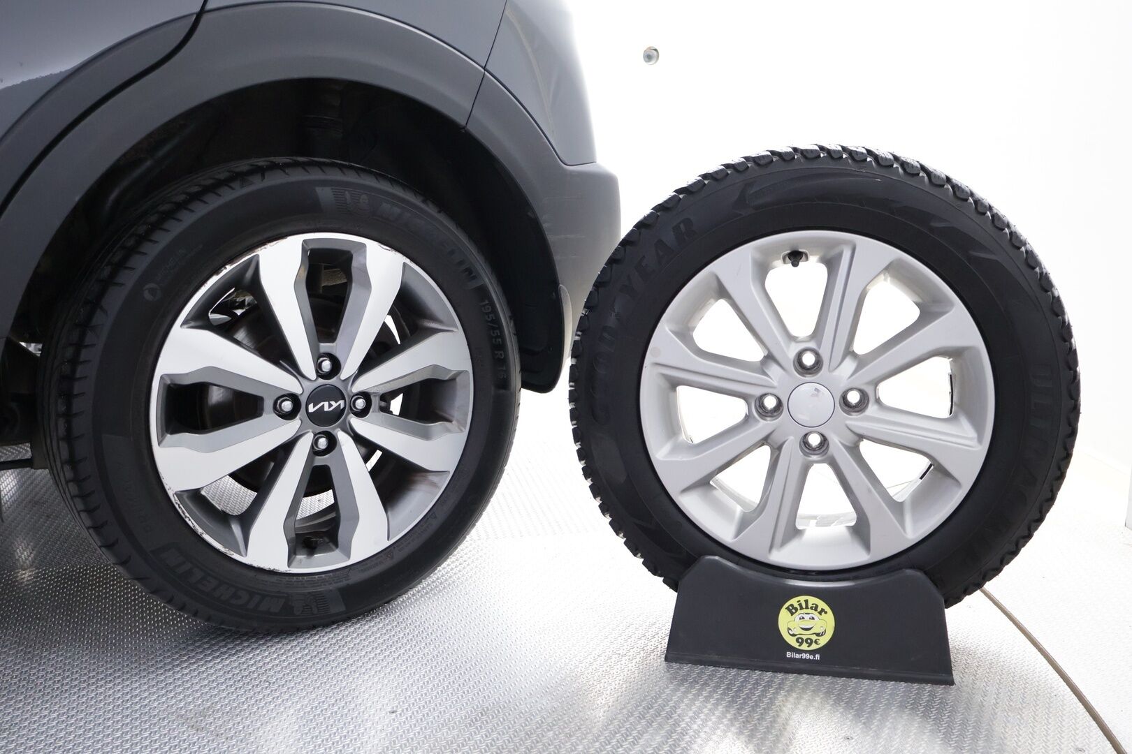 Kia Stonic 2022 1,0 T-GDI 100hv EX Design DCT - 1Om Suomiauto | Vakkari | Peruutuskamera | Lohko&Sisäpistoke | Apple&Android | LED | Ratinlämmitys | Upea!