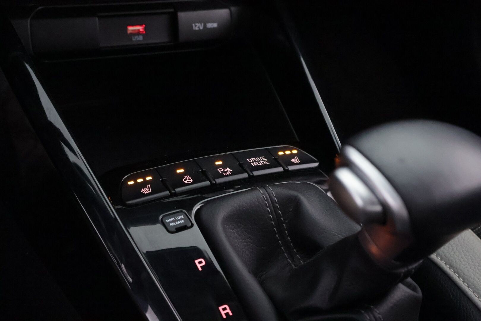 Kia Stonic 2022 1,0 T-GDI 100hv EX Design DCT - 1Om Suomiauto | Vakkari | Peruutuskamera | Lohko&Sisäpistoke | Apple&Android | LED | Ratinlämmitys | Upea!