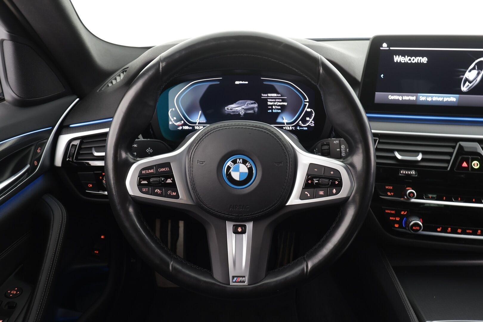 BMW 530 2023 G31 Touring A Charged Edition M Sport * ACC / P.kamera / Adapt.LED / Hifi / Comfort Access / Navi / Sporttinahat * - 1.Om Suomi-auto / Kahdet renkaat aluvanteilla / Merkkihuollettu - HULLUT AVAJAISHULINAT KORKOTARJOUS 3,29 %