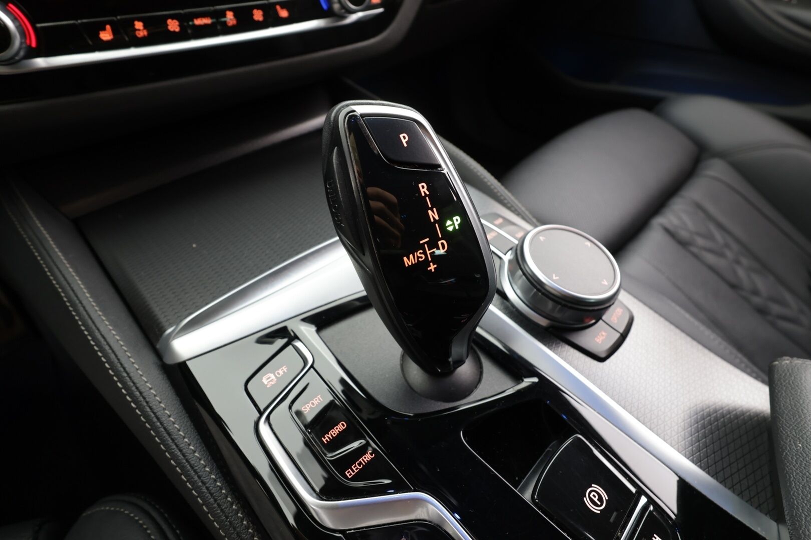 BMW 530 2023 G31 Touring A Charged Edition M Sport * ACC / P.kamera / Adapt.LED / Hifi / Comfort Access / Navi / Sporttinahat * - 1.Om Suomi-auto / Kahdet renkaat aluvanteilla / Merkkihuollettu