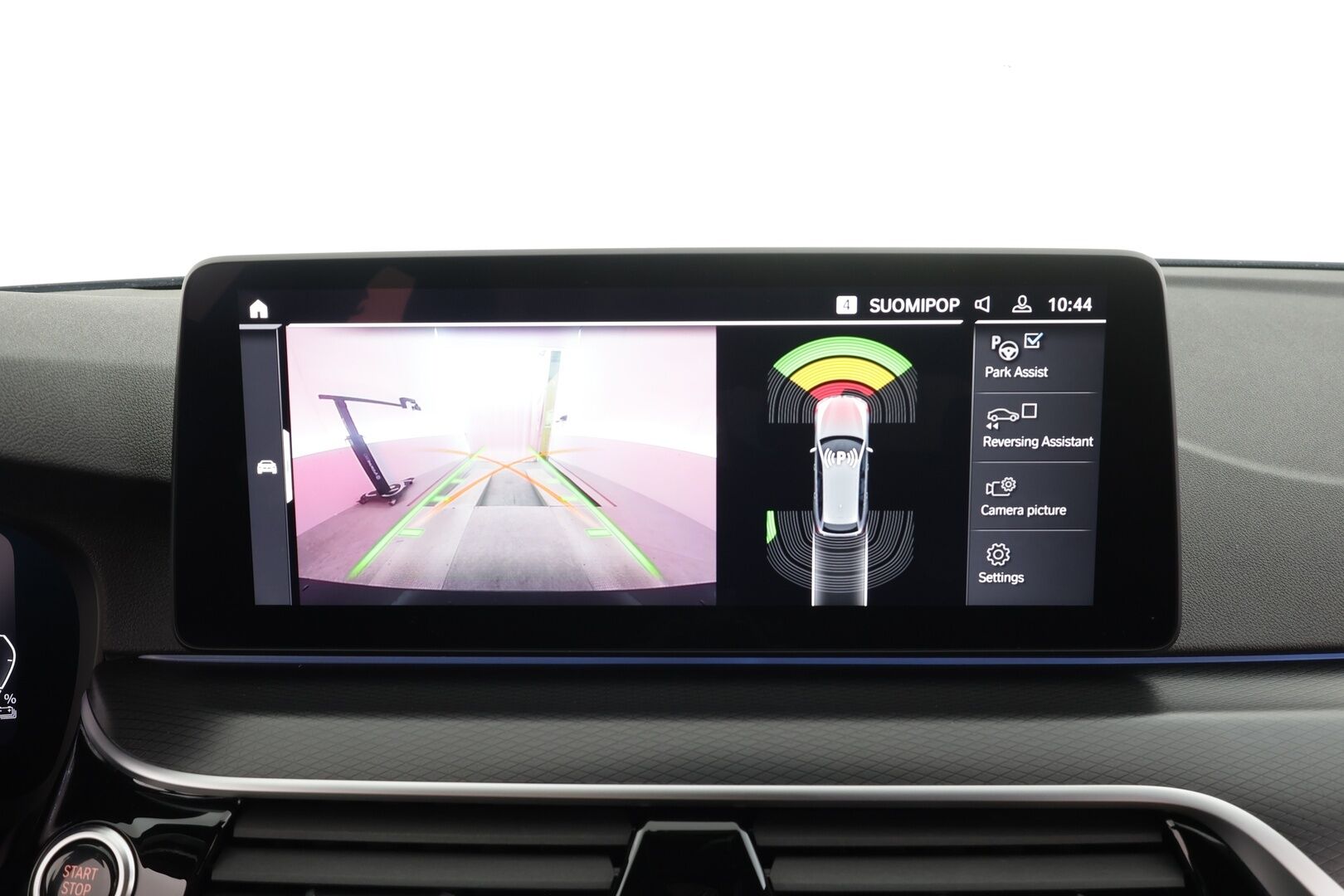 BMW 530 2023 G31 Touring A Charged Edition M Sport * ACC / P.kamera / Adapt.LED / Hifi / Comfort Access / Navi / Sporttinahat * - 1.Om Suomi-auto / Kahdet renkaat aluvanteilla / Merkkihuollettu