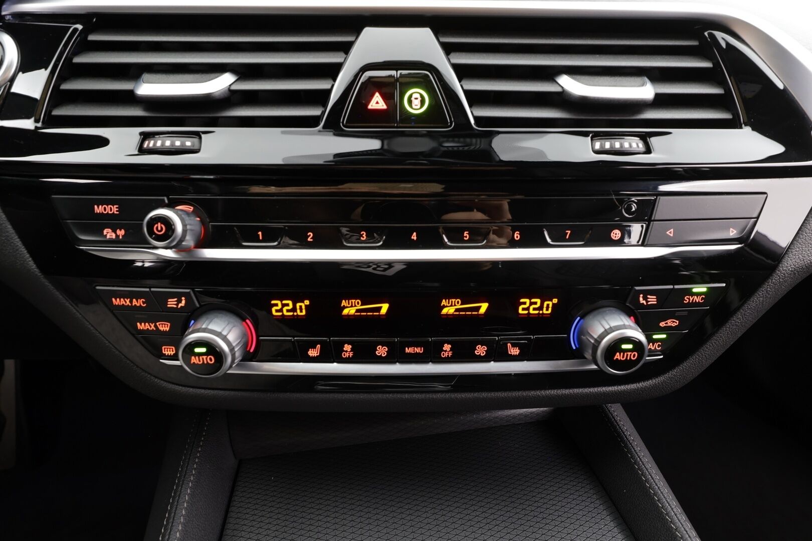 BMW 530 2023 G31 Touring A Charged Edition M Sport * ACC / P.kamera / Adapt.LED / Hifi / Comfort Access / Navi / Sporttinahat * - 1.Om Suomi-auto / Kahdet renkaat aluvanteilla / Merkkihuollettu - HULLUT AVAJAISHULINAT KORKOTARJOUS 3,29 %