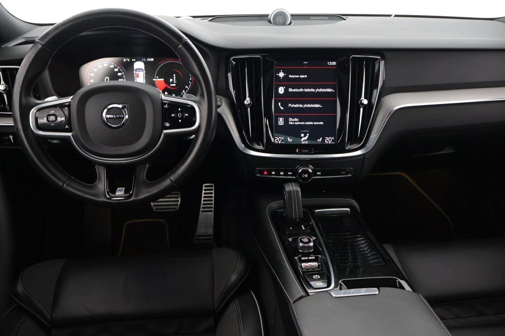 Volvo V60 2020 T6 TwE AWD R-Design ** B&W / Panorama / Taittuva Koukku / HUD** - **Kahdet Renkaat / Jakopää 09/2025 / Sähköinen takaluukku / Puolinahat / Juuri huollettu / **