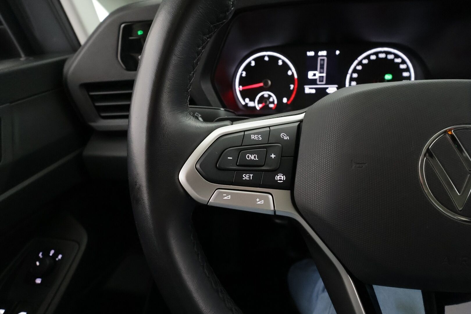 Volkswagen Caddy Maxi 2023 Family 1,5 TSI 84kW DSG 7-Paikkainen * Vakkari / P.tutkat / Webasto / Kaistavahti / Navi / 2xRenkaat * - 1.Om Suomi-auto 