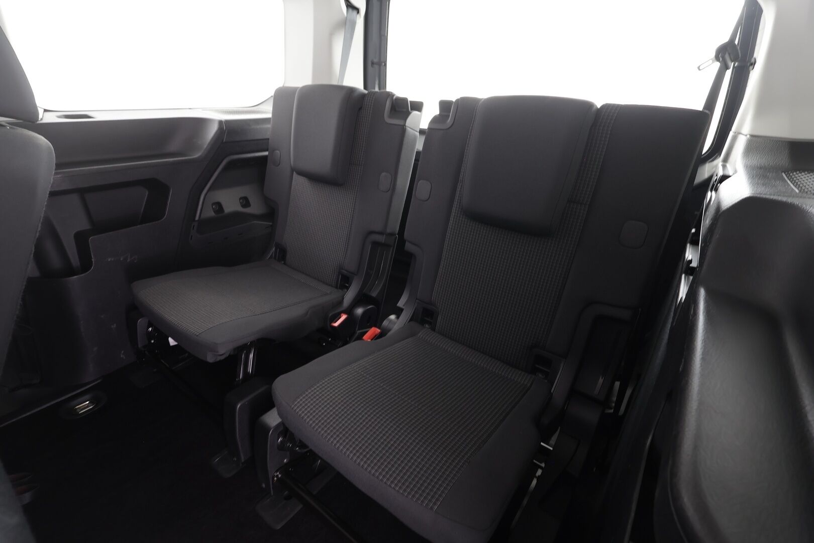 Volkswagen Caddy Maxi 2023 Family 1,5 TSI 84kW DSG 7-Paikkainen * Vakkari / P.tutkat / Webasto / Kaistavahti / Navi / 2xRenkaat * - 1.Om Suomi-auto 