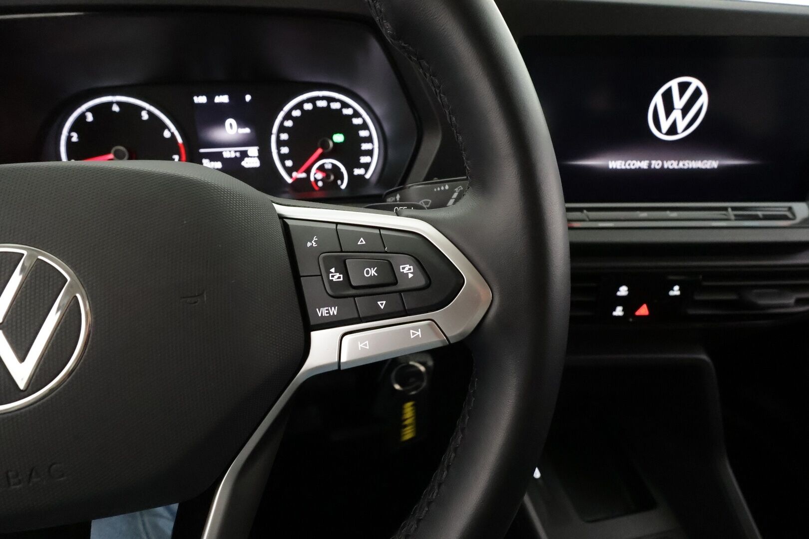 Volkswagen Caddy Maxi 2023 Family 1,5 TSI 84kW DSG 7-Paikkainen * Vakkari / P.tutkat / Webasto / Kaistavahti / Navi / 2xRenkaat * - 1.Om Suomi-auto 