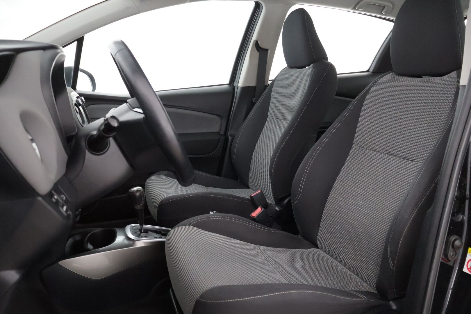 Toyota Yaris 2016 1,5 Hybrid Active 5ov - * P-Kamera / Vakkari / Juuri huollettu! / 2x Hyvät renkaat *