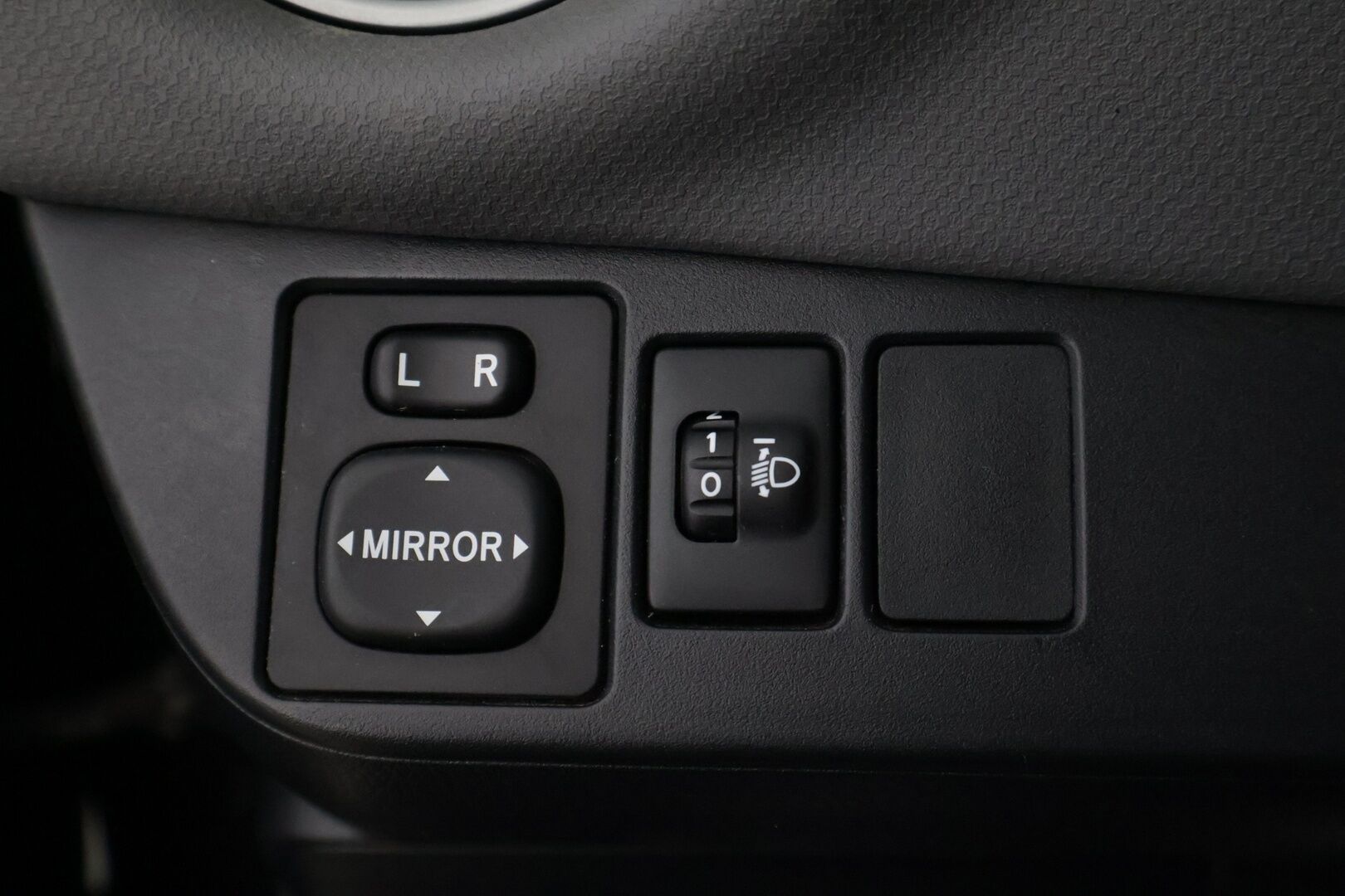 Toyota Yaris 2016 1,5 Hybrid Active 5ov - * P-Kamera / Vakkari / Juuri huollettu! / 2x Hyvät renkaat *